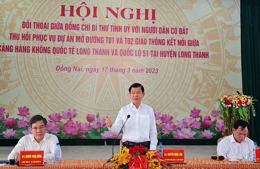Bí thư Tỉnh ủy Đồng Nai Nguyễn Hồng Lĩnh đã có buổi đối thoại với các hộ dân có đất thu hồi trong dự án đường T1, T2 kết nối sân bay Long Thành. Ảnh: VH. Bí thư Tỉnh ủy Đồng Nai Nguyễn Hồng Lĩnh đã có buổi đối thoại với các hộ dân có đất thu hồi trong dự án đường T1, T2 kết nối sân bay Long Thành. Ảnh: VH.