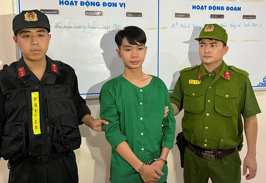 Đồng Nai: Bị can 18 tuổi có lệnh truy nã đặc biệt bị bắt ảnh 1 Đồng Nai: Bị can 18 tuổi có lệnh truy nã đặc biệt bị bắt ảnh 1