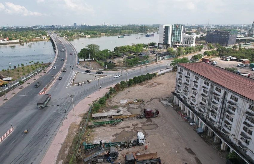 Khu Trung tâm hành chính - Chính trị tỉnh Đồng Nai vị trí đẹp nhất tỉnh Đồng Nai, phía Tây được bao bọc bởi sông Cái, phía Nam là sông Đồng Nai. Khu Trung tâm hành chính - Chính trị tỉnh Đồng Nai vị trí đẹp nhất tỉnh Đồng Nai, phía Tây được bao bọc bởi sông Cái, phía Nam là sông Đồng Nai.