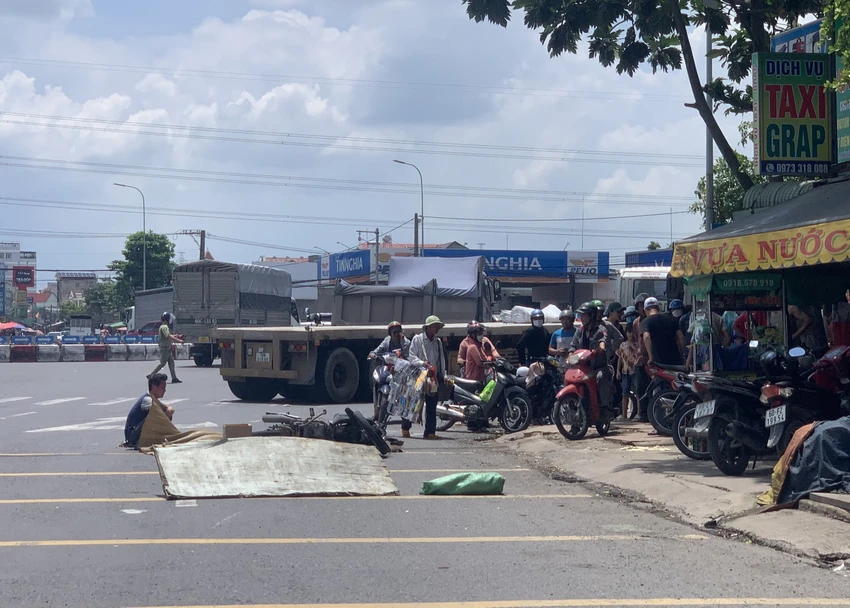 Thời gian gần đây khu vực thường xuyên xảy ra tai nạn giao thông nghiêm trọng. Ảnh: VH. Thời gian gần đây khu vực thường xuyên xảy ra tai nạn giao thông nghiêm trọng. Ảnh: VH.