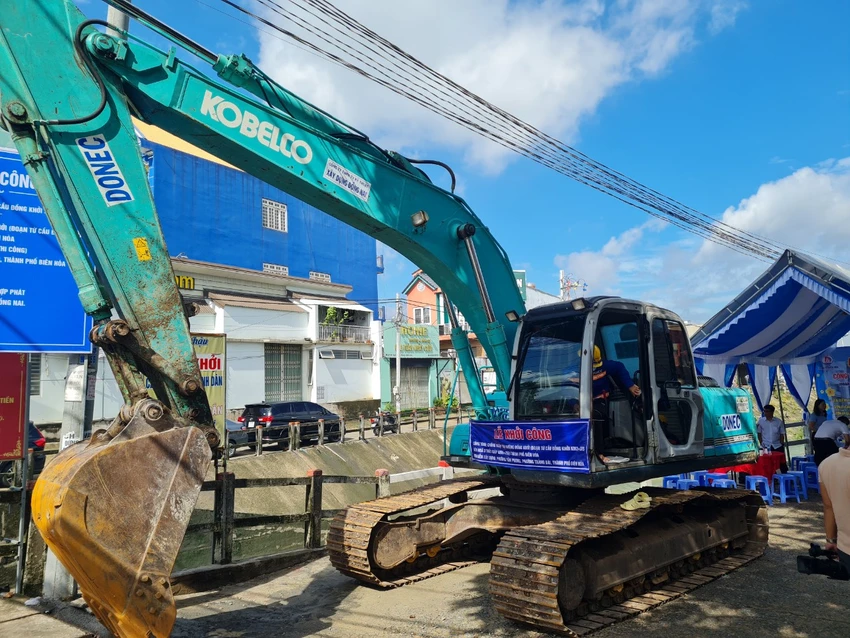 Ban Quản lý dự án TP Biên Hòa khởi công hạng mục chống ngập. Ảnh: VH. Ban Quản lý dự án TP Biên Hòa khởi công hạng mục chống ngập. Ảnh: VH.