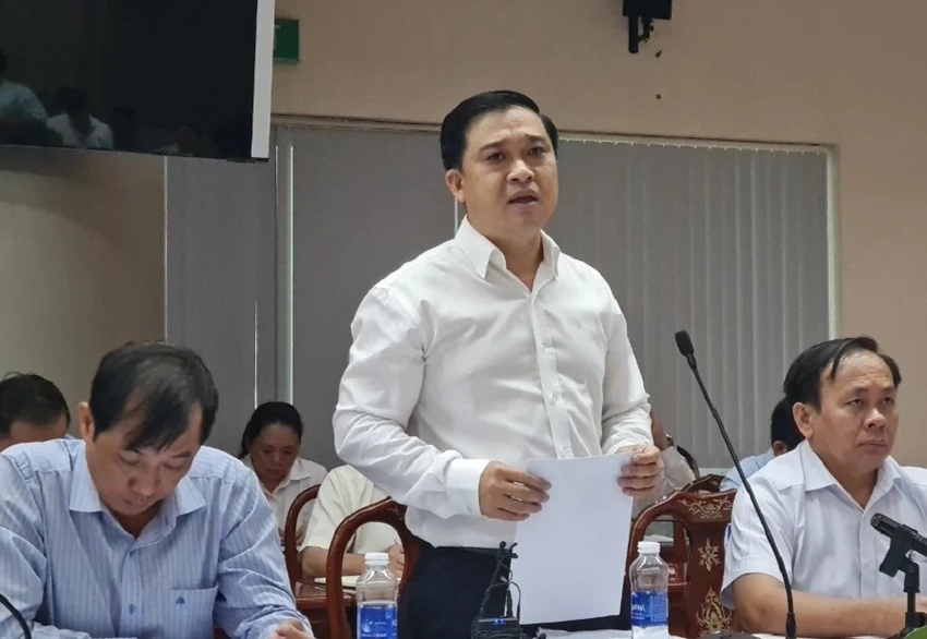 Giám đốc Sở Xây dựng Đồng Nai Hồ Văn Hà thông tin tình trạng ngập lụt ở địa phương. Ảnh: VH. Giám đốc Sở Xây dựng Đồng Nai Hồ Văn Hà thông tin tình trạng ngập lụt ở địa phương. Ảnh: VH.