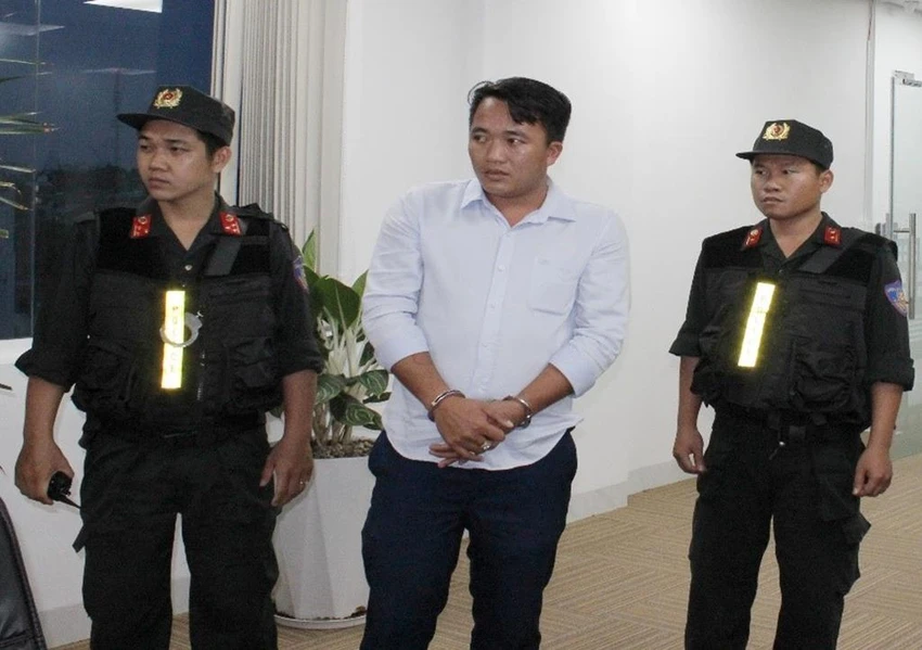 Nguyễn Văn An, Tổng Giám đốc Công ty Lộc Phúc khi bị bắt. Ảnh: CA.