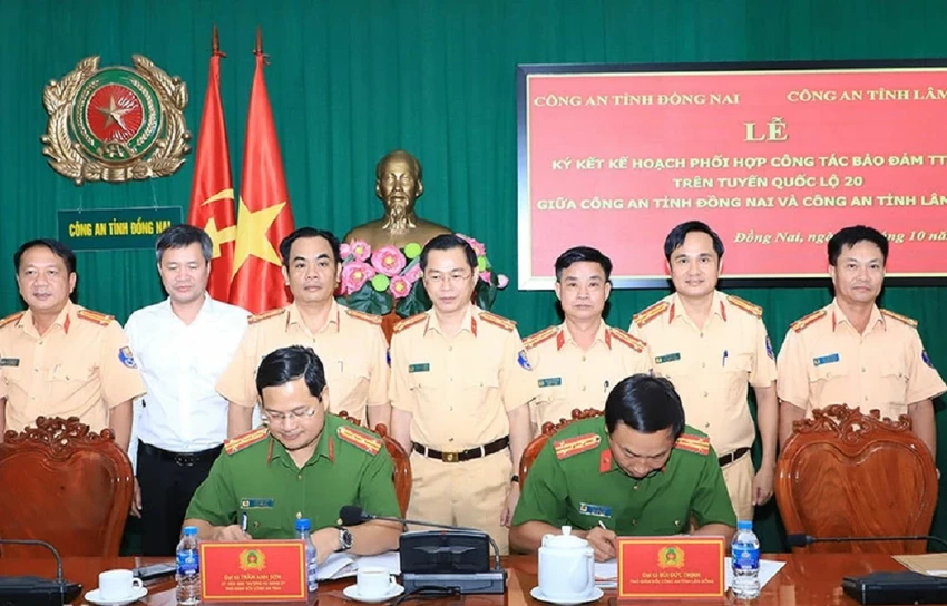 giao - thông.jpg