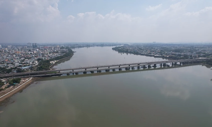 Bắn pháo hoa.jpg