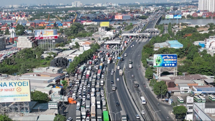 kẹt xe 1.jpg