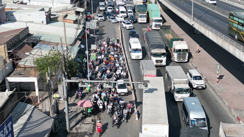 kẹt xe 2.jpg