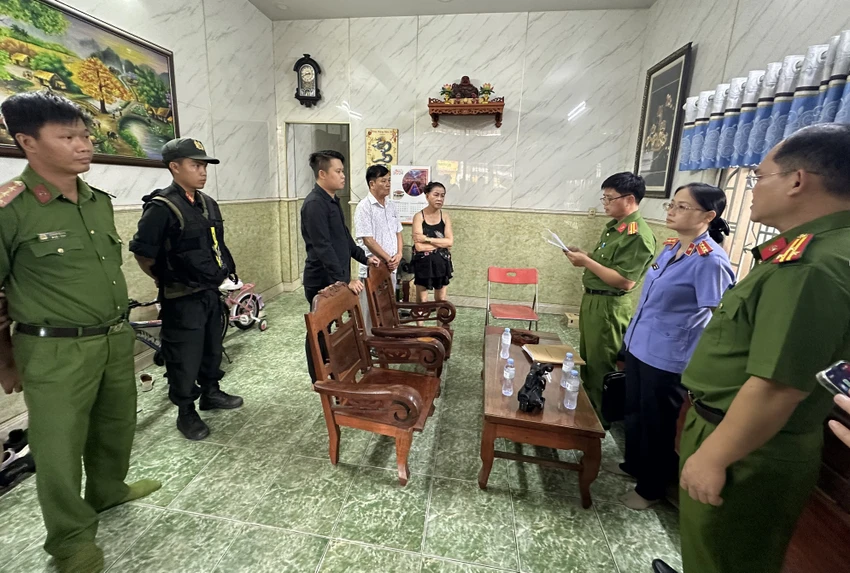 buôn lậu 3.jpg