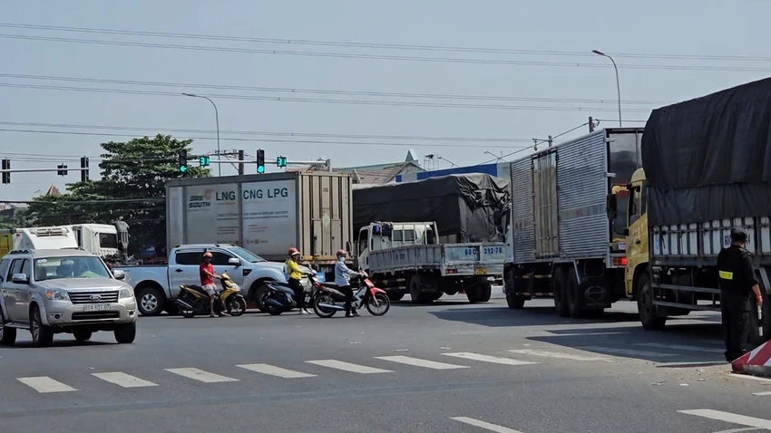 vòng xoay cổng 11. 1.jpg