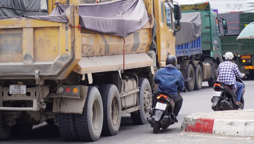 vòng xoay cổng 11. 25.jpg