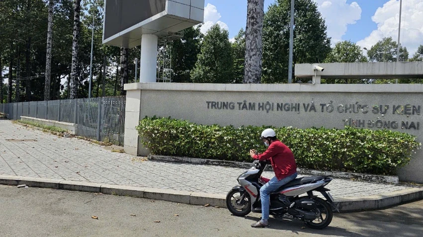 quảng trường tỉnh.jpg