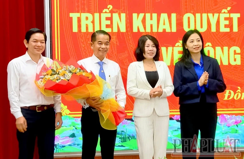 Phó Bí thư.jpg