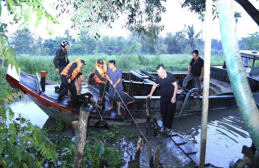 khai thác cát lậu 5.jpg