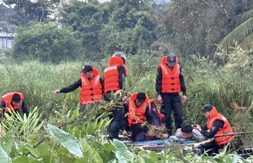 khai thác cát lậu 6.jpg