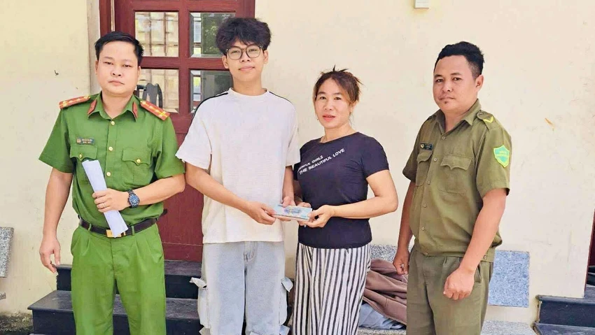 Nam học sinh.jpg