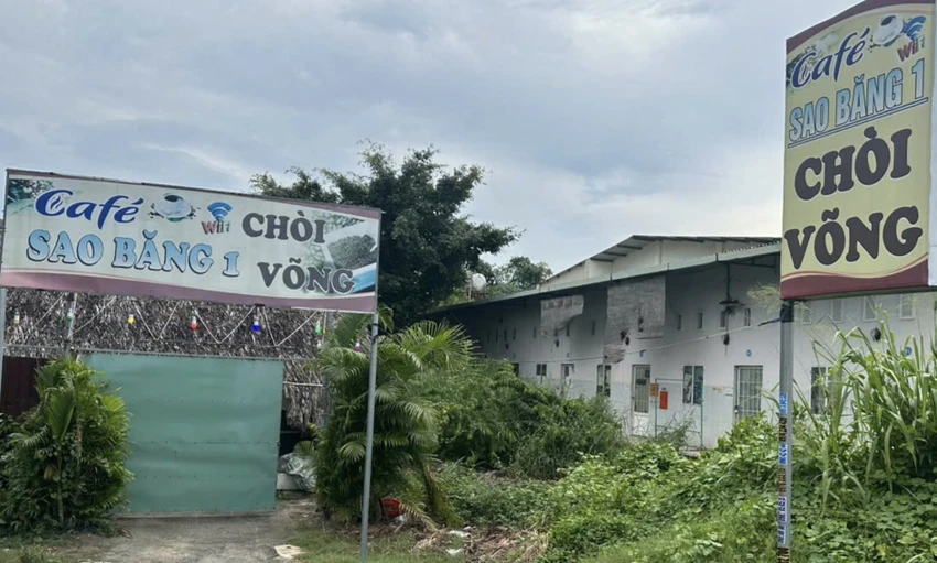  nữ tiếp viên.jpg