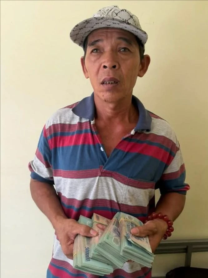 Nữ chủ nhà.jpg