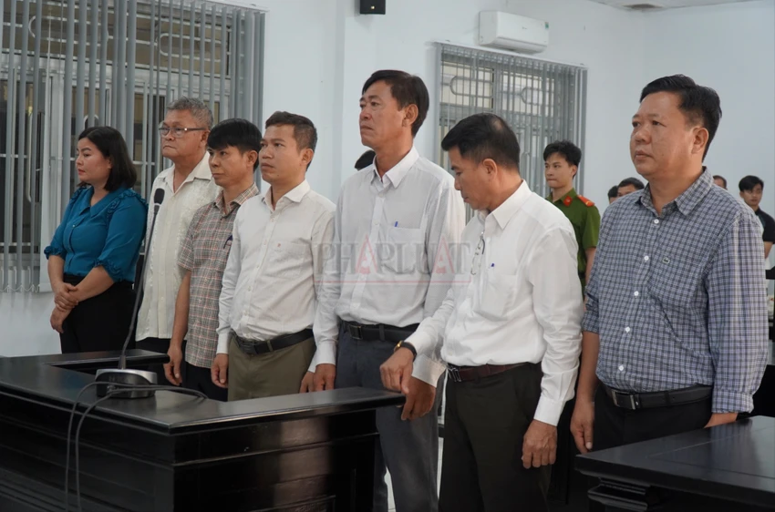 cán bộ 1.jpg