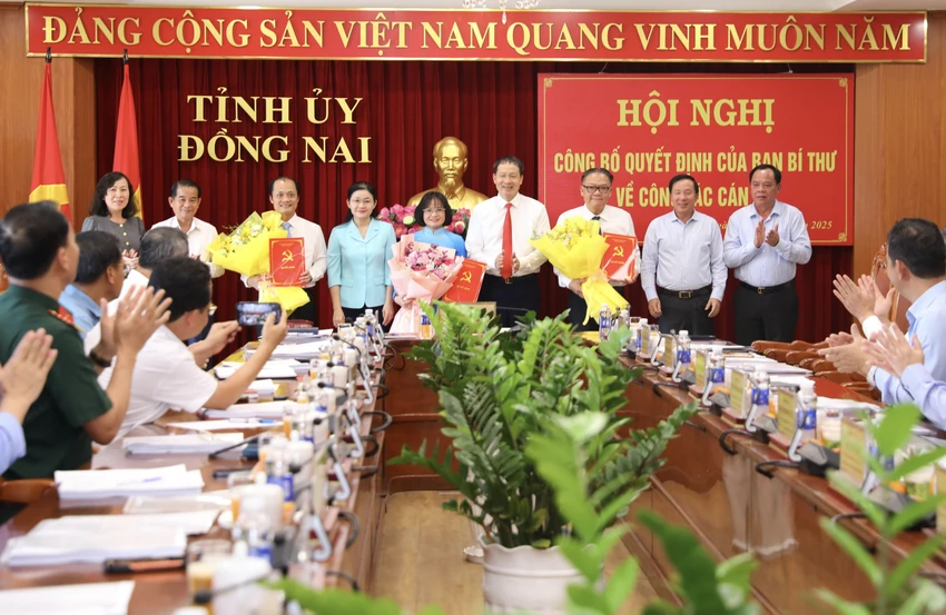 Ban bí thư 1.jpg