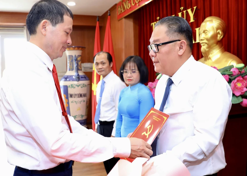 Ban bí thư 2.jpg