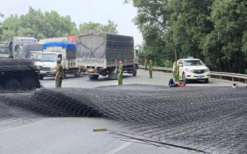 tấm thép 2.jpg