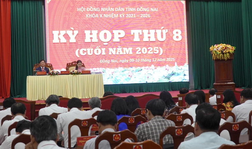 cán bộ 2.jpg