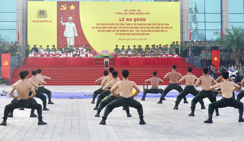 công an 13.jpg