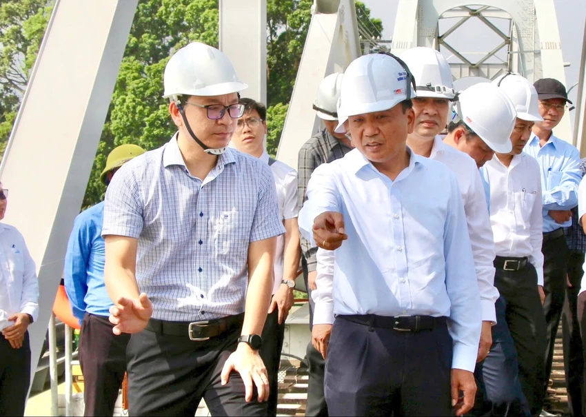 cầu Ghềnh 1.jpg