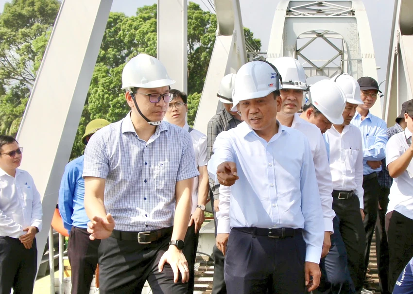 Thứ Trưởng Bộ Xây Dựng Kiểm Tra Cầu Ghềnh Đồng Nai Thứ Trưởng Bộ Xây Dựng Kiểm Tra Cầu Ghềnh Đồng Nai