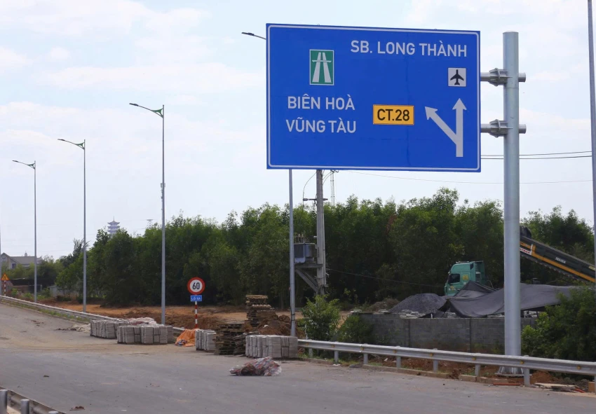 cao tốc 18.jpg