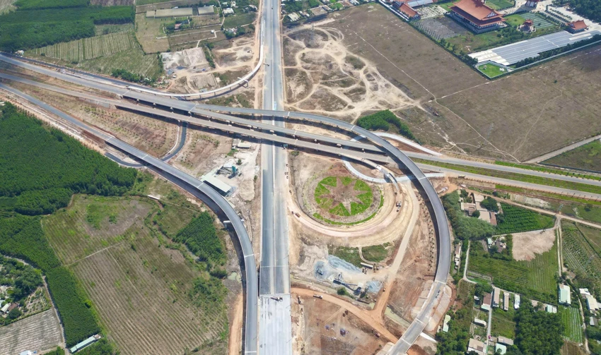 cao tốc 4.jpg