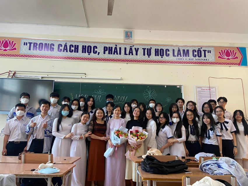 Lớp chuyên Anh của em Nguyễn Hoàng Nguyên. Ảnh: NCVV Lớp chuyên Anh của em Nguyễn Hoàng Nguyên. Ảnh: NCVV
