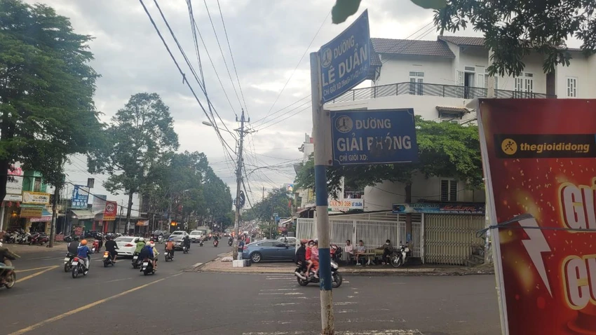 Đường Giải Phóng ở phường Tân Thành. Ảnh: VL Đường Giải Phóng ở phường Tân Thành. Ảnh: VL