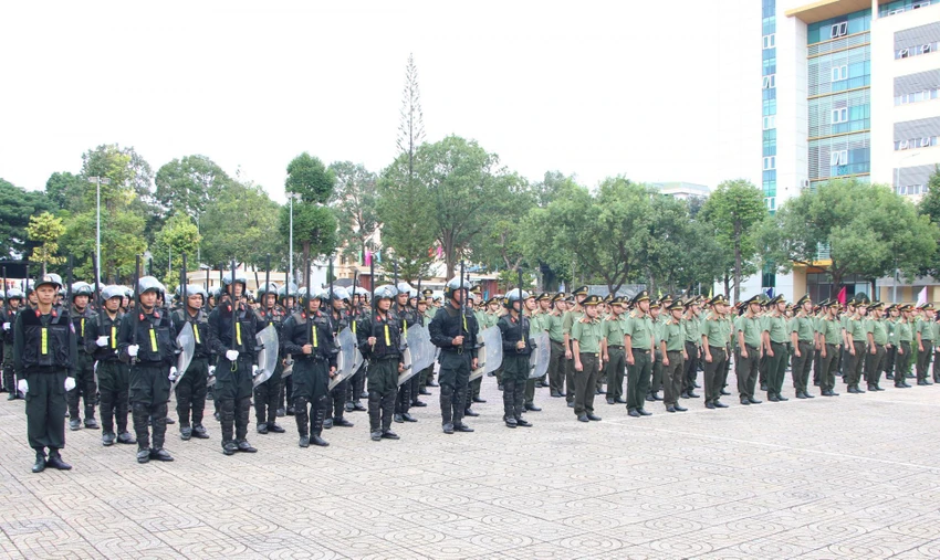 Công an tỉnh Đắk Lắk ra quân trấn áp tội phạm. Ảnh: LT Công an tỉnh Đắk Lắk ra quân trấn áp tội phạm. Ảnh: LT