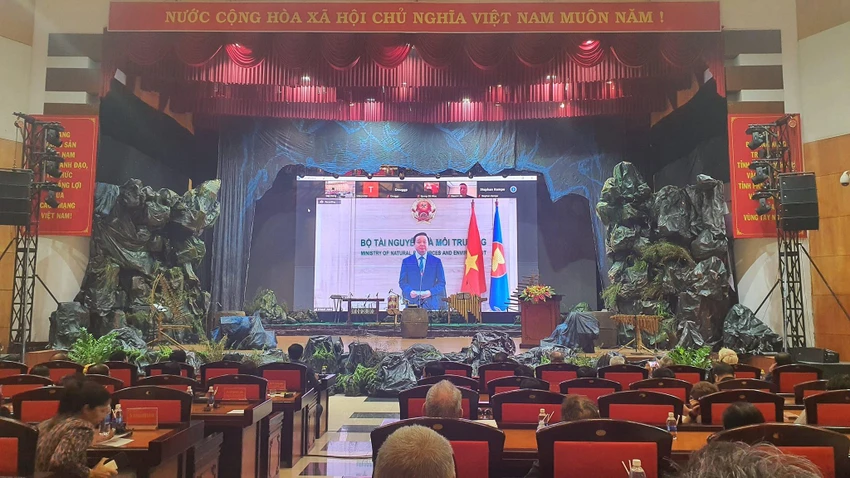 Bộ trưởng Trần Hồng Hà phát biểu trực tuyến tại hội nghị. Ảnh: LP Bộ trưởng Trần Hồng Hà phát biểu trực tuyến tại hội nghị. Ảnh: LP