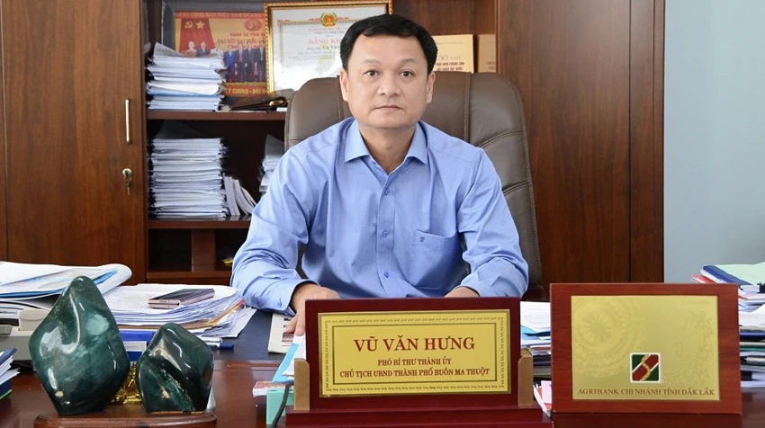 Ông Vũ Văn Hưng, Phó bí thư thành ủy, Chủ tịch UBND TP Buôn Ma Thuột. Ảnh: AX Ông Vũ Văn Hưng, Phó bí thư thành ủy, Chủ tịch UBND TP Buôn Ma Thuột. Ảnh: AX