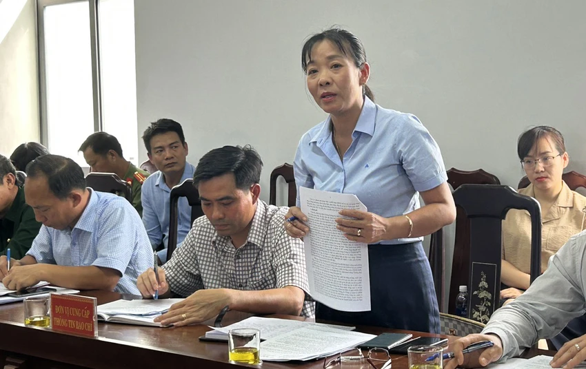 Bà Khúc Thị Thoi cung cấp thông tin tại hội nghị. Ảnh: VŨ LONG Bà Khúc Thị Thoi cung cấp thông tin tại hội nghị. Ảnh: VŨ LONG