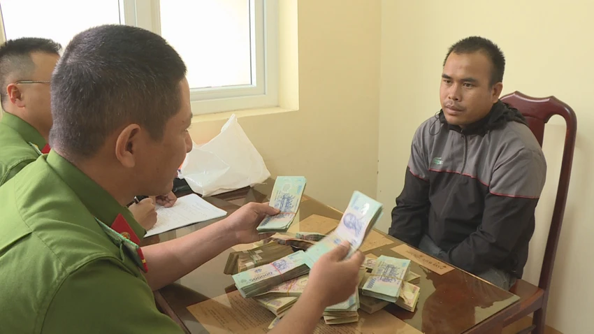 Y Mblup Êban tại cơ quan điều tra. Ảnh: SĐ