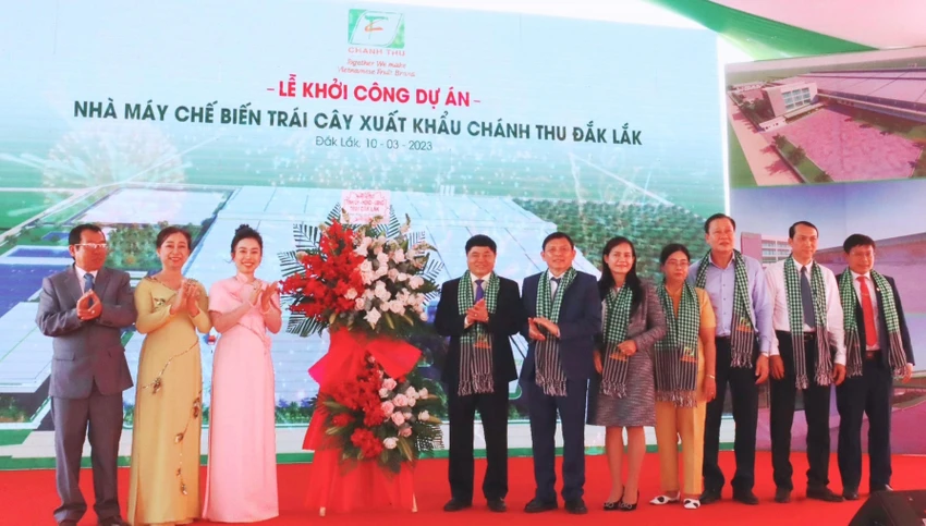 Đại diện Bộ NN&amp;PTNT, lãnh đạo Tỉnh ủy, UBND tỉnh Đắk Lắk đã dự lễ khởi công dự án Nhà máy chế biến trái cây xuất khẩu. Ảnh: HC