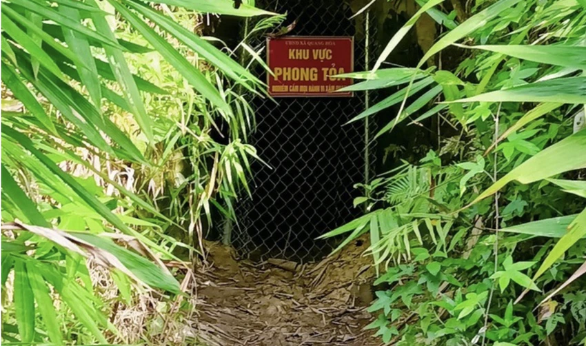 Lực lượng chức năng huyện Đắk Glong phong tỏa một hầm vàng. Ảnh: TNT Lực lượng chức năng huyện Đắk Glong phong tỏa một hầm vàng. Ảnh: TNT