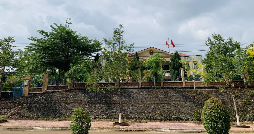 Trụ sở VKS huyện Tuy Đức. Ảnh: AX Trụ sở VKS huyện Tuy Đức. Ảnh: AX