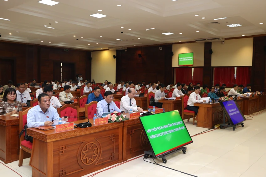 Các đại biểu tham dự kỳ họp. Ảnh: VL Các đại biểu tham dự kỳ họp. Ảnh: VL