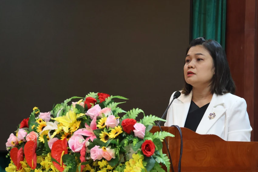 Bà H’Yim Kđoh, Phó Chủ tịch UBND tỉnh Đắk Lắk phát biểu tại cuộc họp. Ảnh: TH