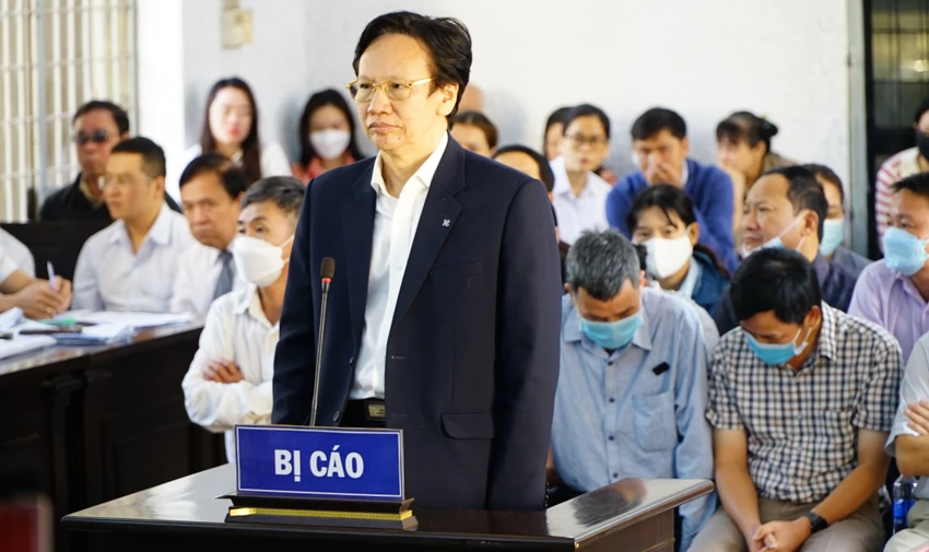 Bị cáo Doãn Hữu Long tại phiên tòa sơ thẩm. Ảnh: VL Bị cáo Doãn Hữu Long tại phiên tòa sơ thẩm. Ảnh: VL