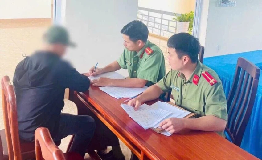 phạt người đàn ông báo thông chốt công an trên mạng xã hội