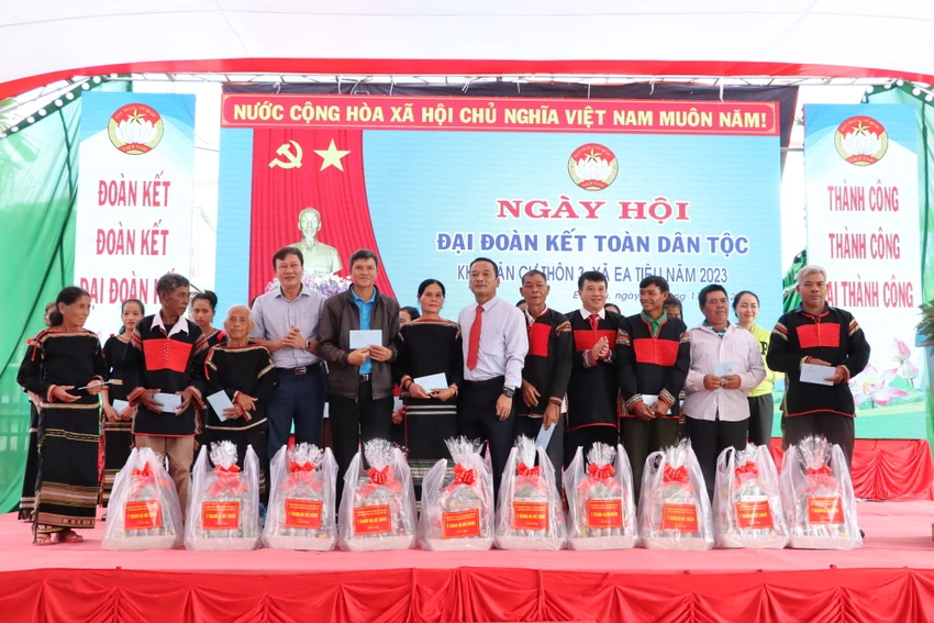 Đoàn kết.JPG