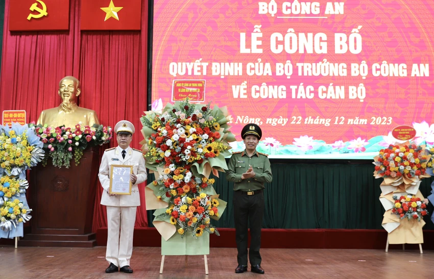 giám đốc.jpg