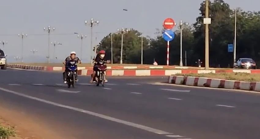 đua xe.png