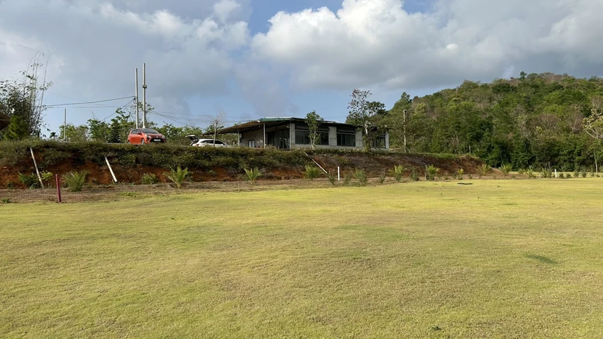 sân golf.jpg