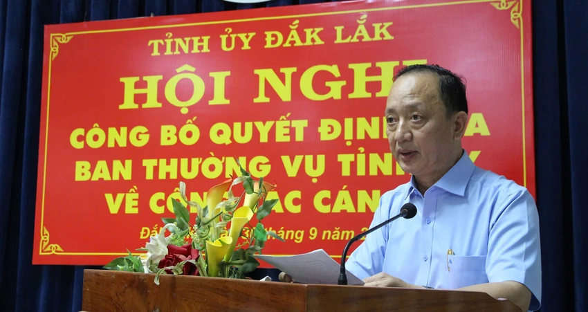 Ban nội chính.jpg